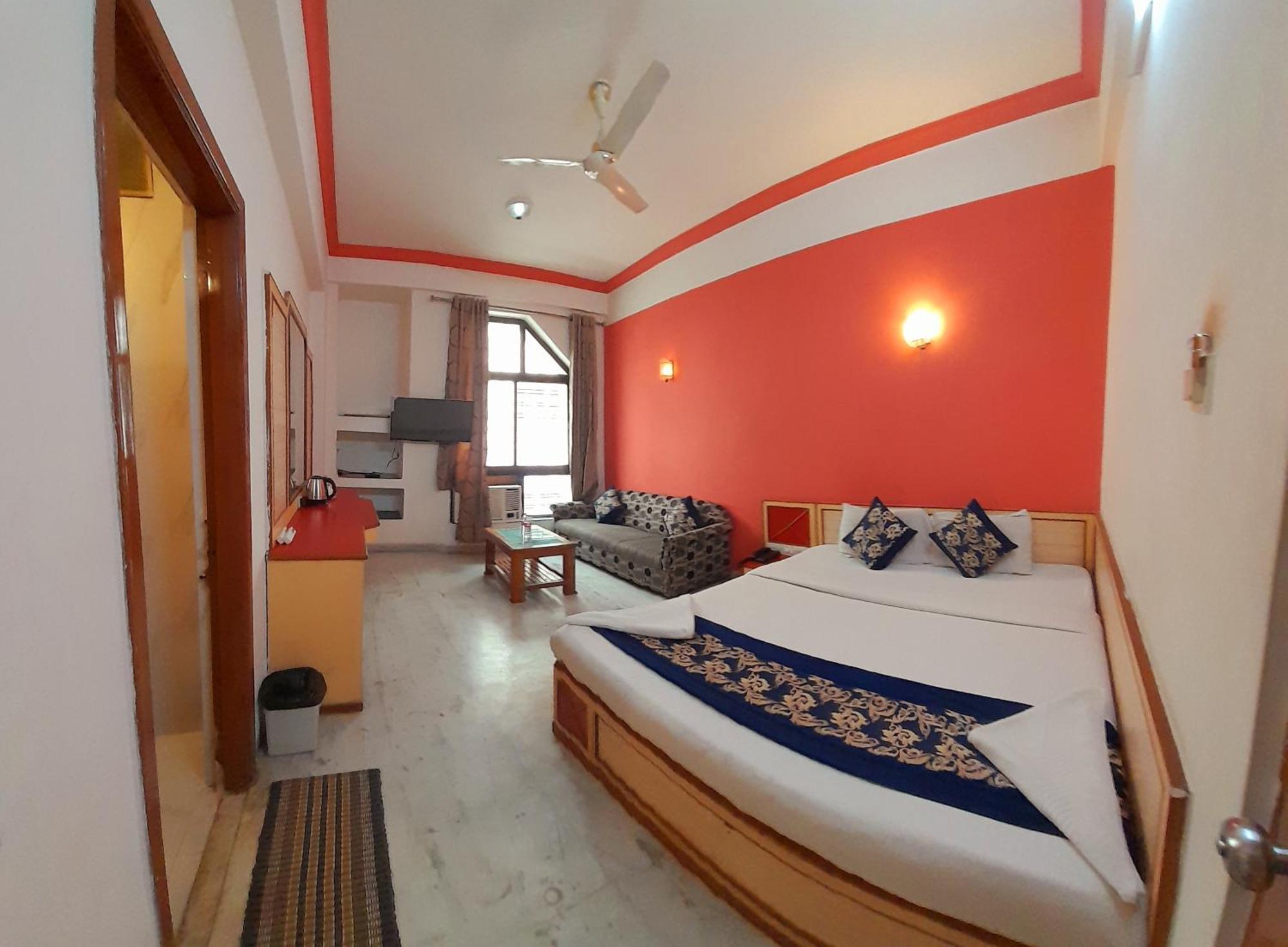שירדי Hotel Indore Palace - Feel At Home מראה חיצוני תמונה