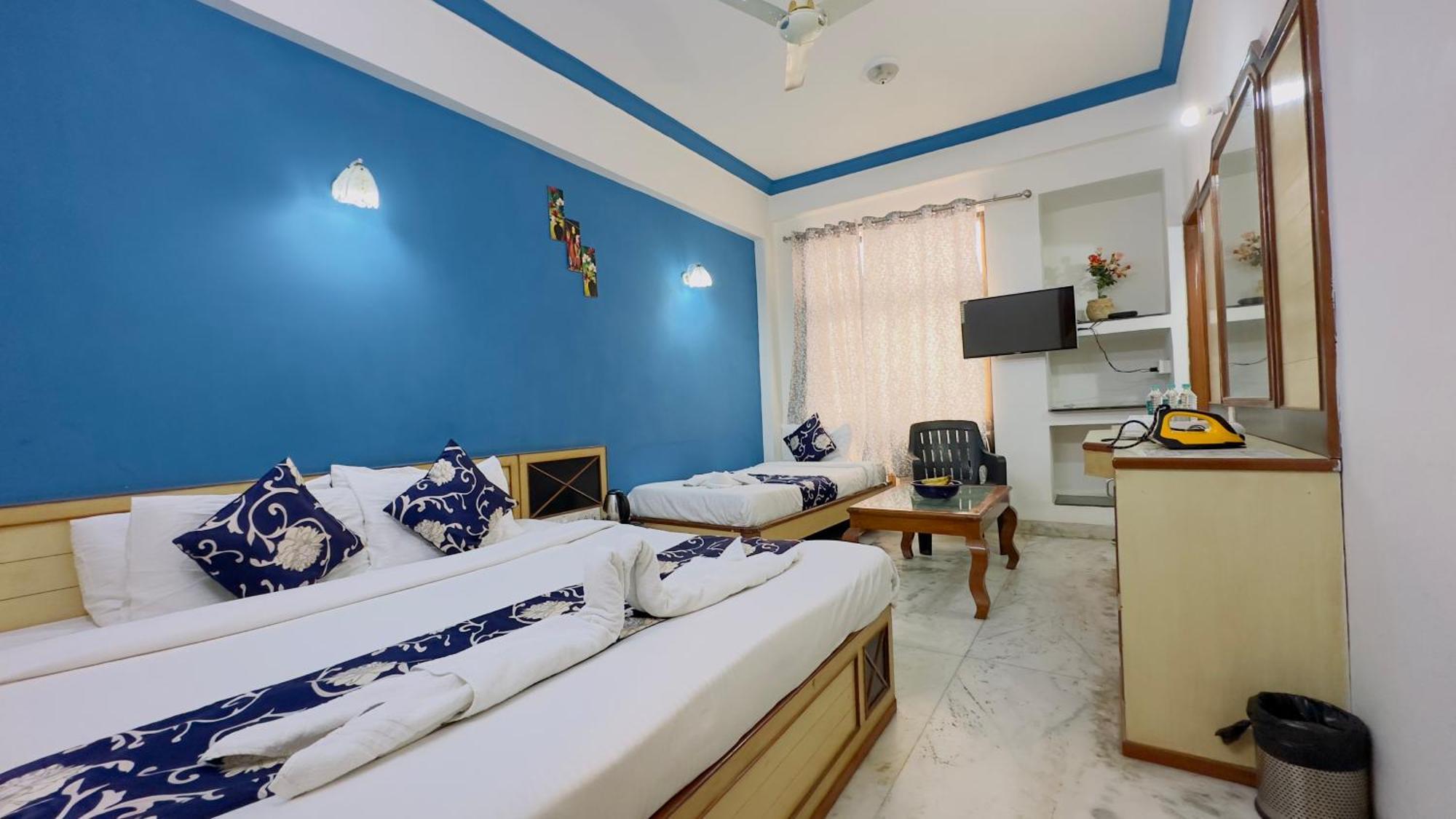 שירדי Hotel Indore Palace - Feel At Home מראה חיצוני תמונה