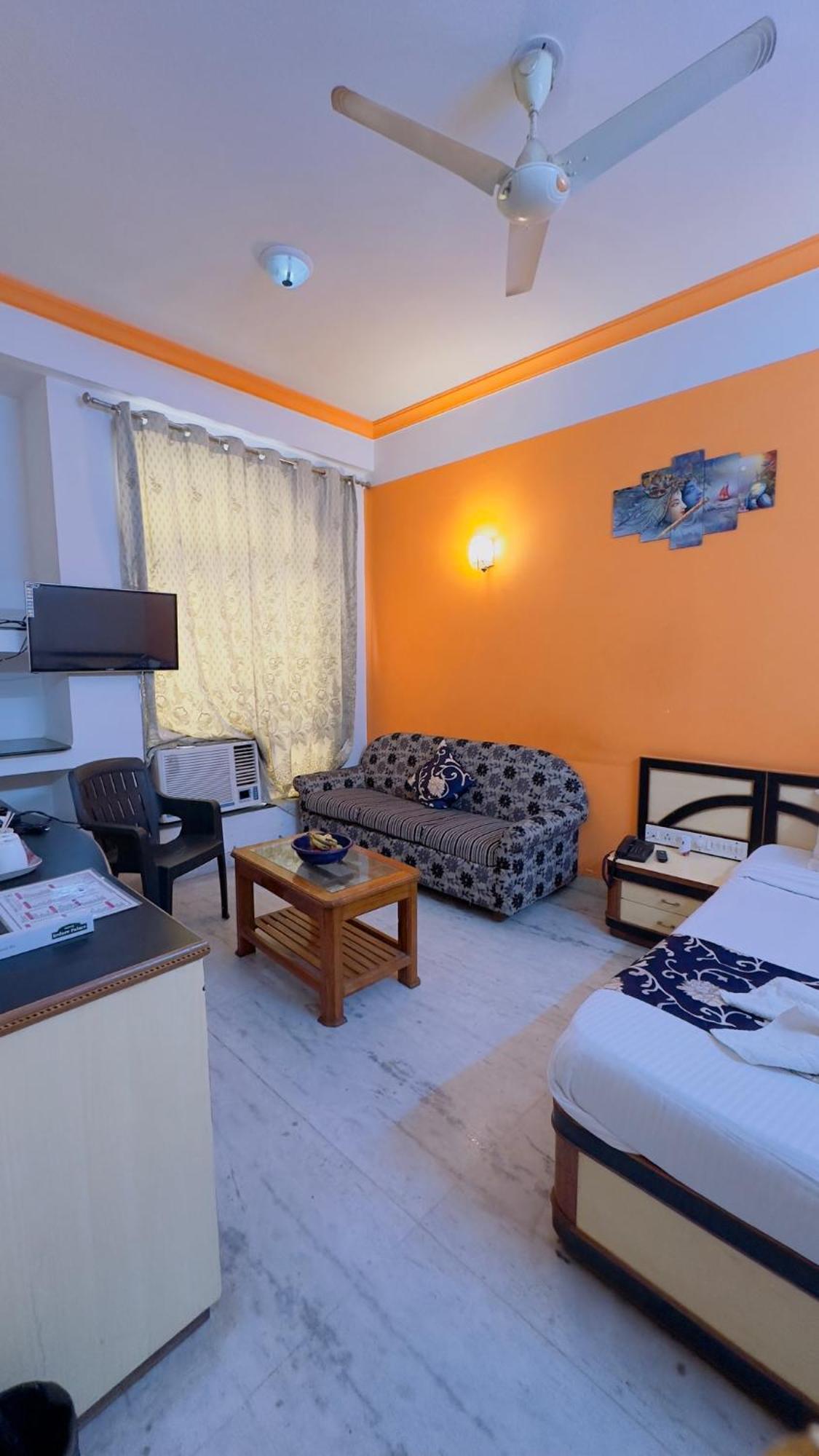 שירדי Hotel Indore Palace - Feel At Home מראה חיצוני תמונה
