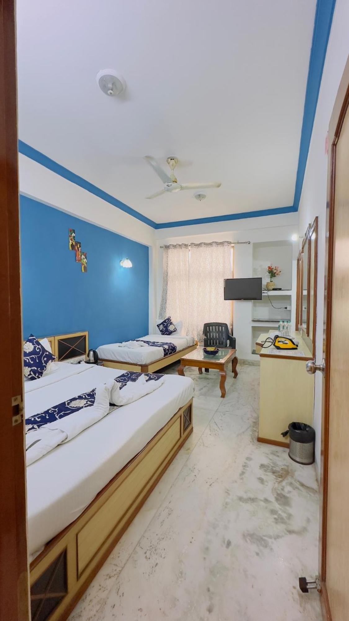 שירדי Hotel Indore Palace - Feel At Home מראה חיצוני תמונה