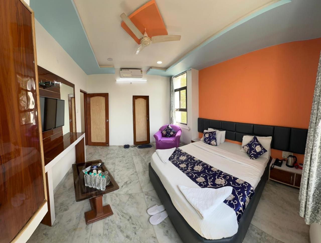 שירדי Hotel Indore Palace - Feel At Home מראה חיצוני תמונה