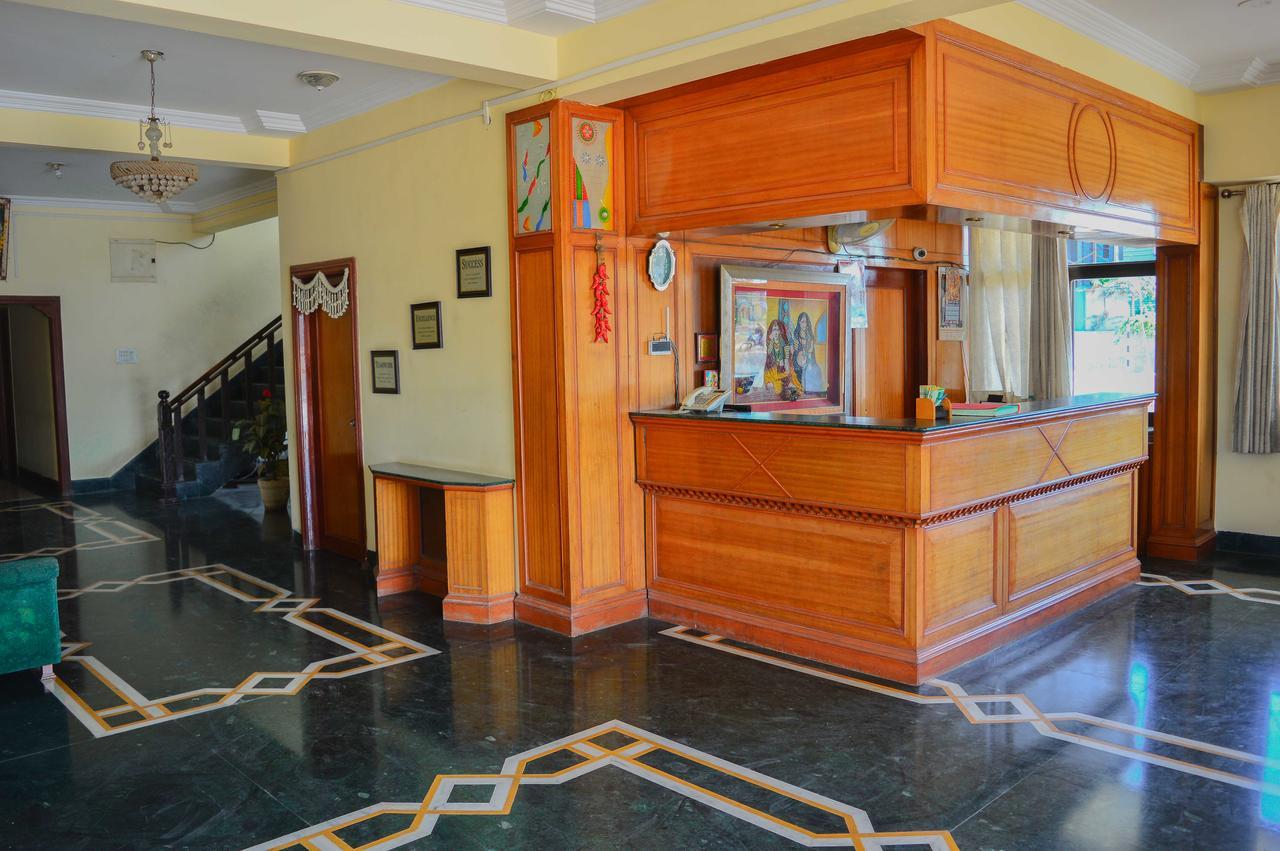 שירדי Hotel Indore Palace - Feel At Home מראה חיצוני תמונה